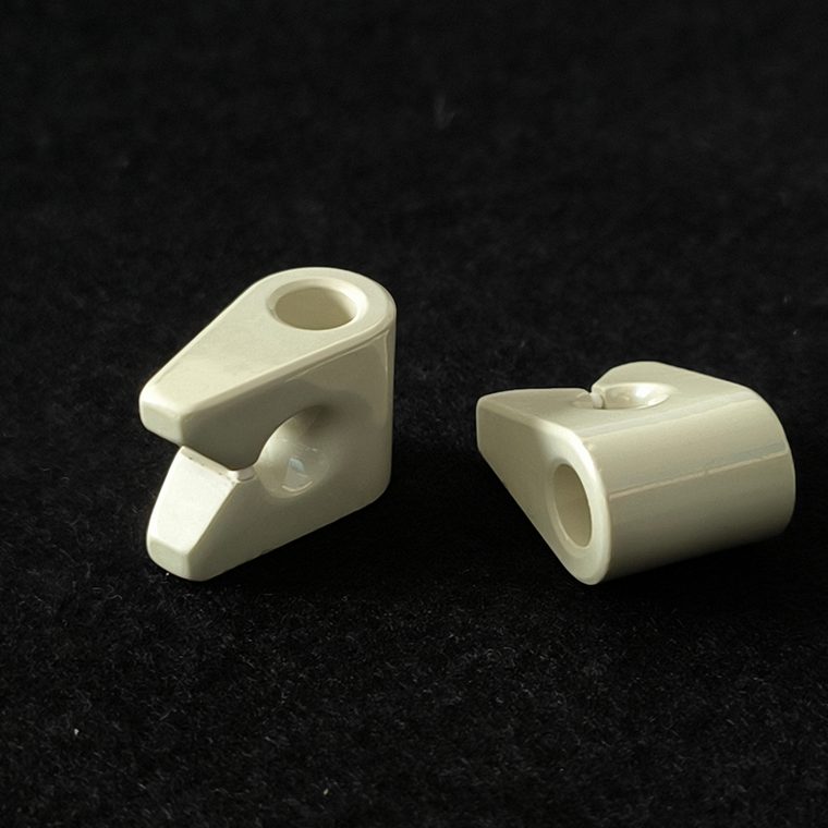 Textile Wire Guide Ceramic Eyelet Titanium Oxide TiO2 Grooved Glazed for Textile Machinery Spare Parts